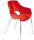 stapelbarer Stuhl mit roter Sitzschale